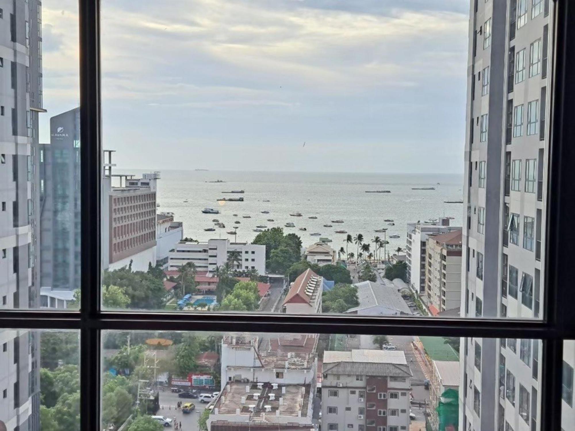 The Base Central Pattaya By Mickey Экстерьер фото