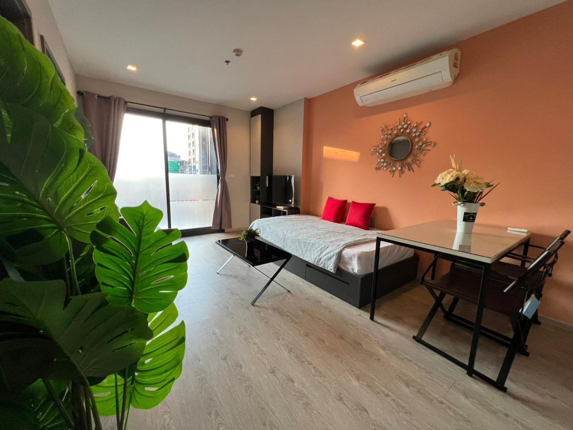 The Base Central Pattaya By Mickey Экстерьер фото