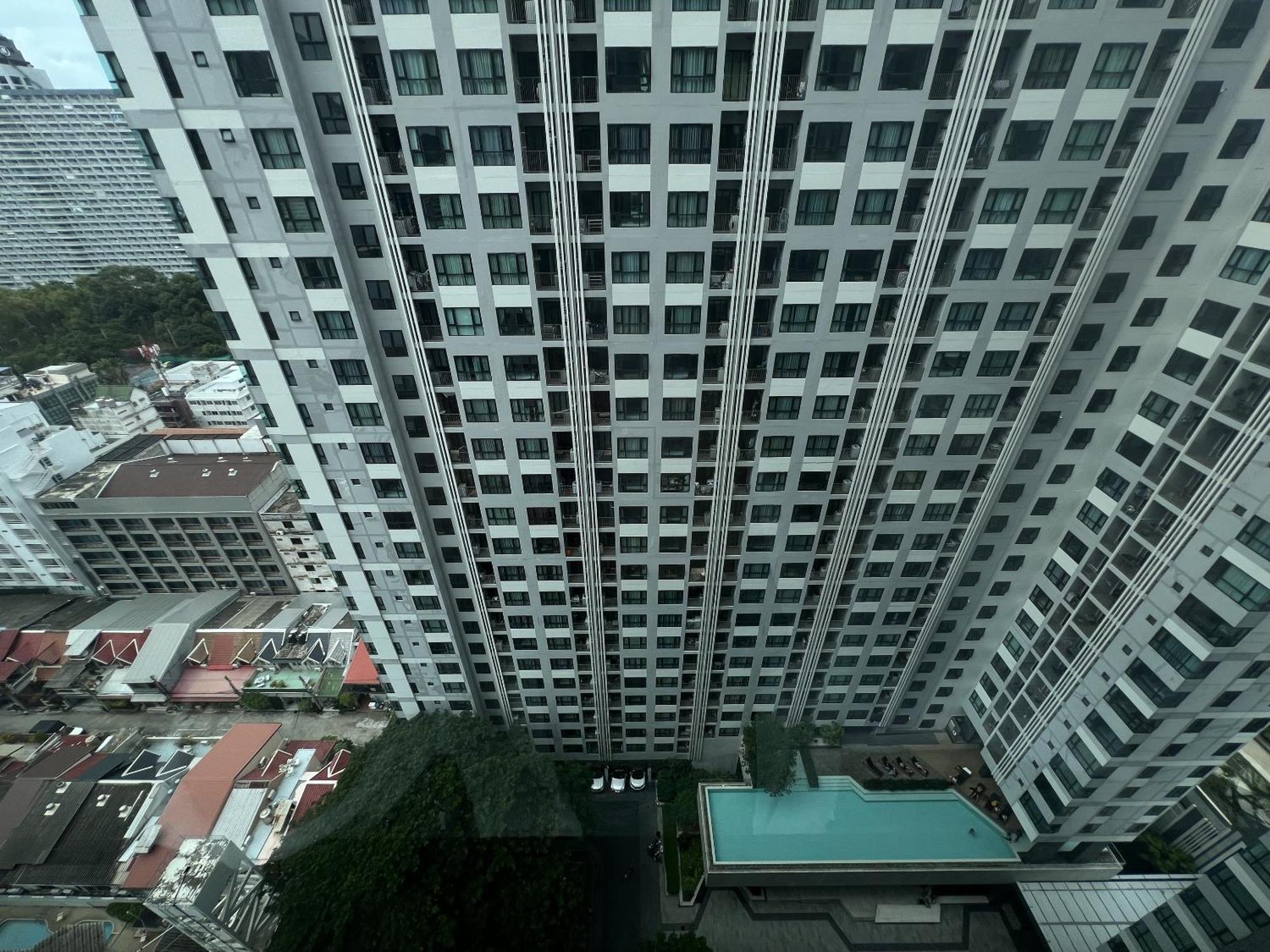 The Base Central Pattaya By Mickey Экстерьер фото