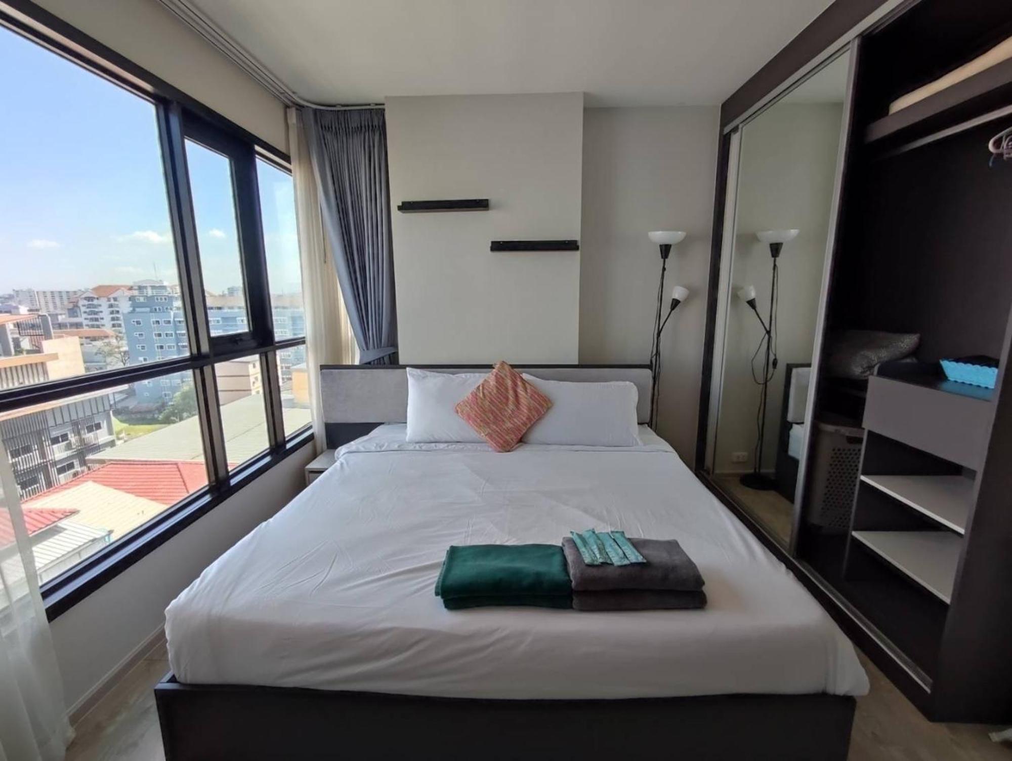 The Base Central Pattaya By Mickey Экстерьер фото