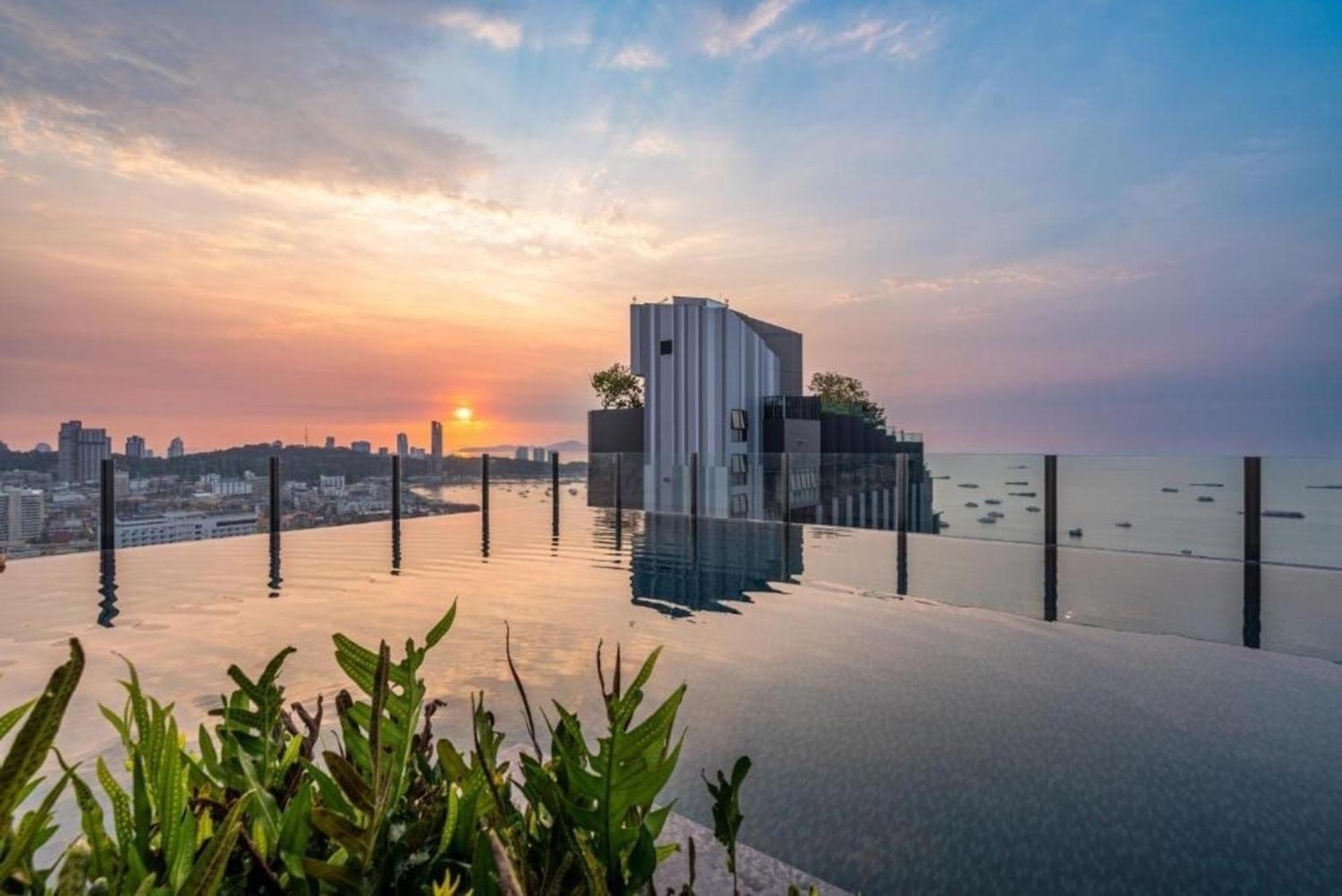 The Base Central Pattaya By Mickey Экстерьер фото