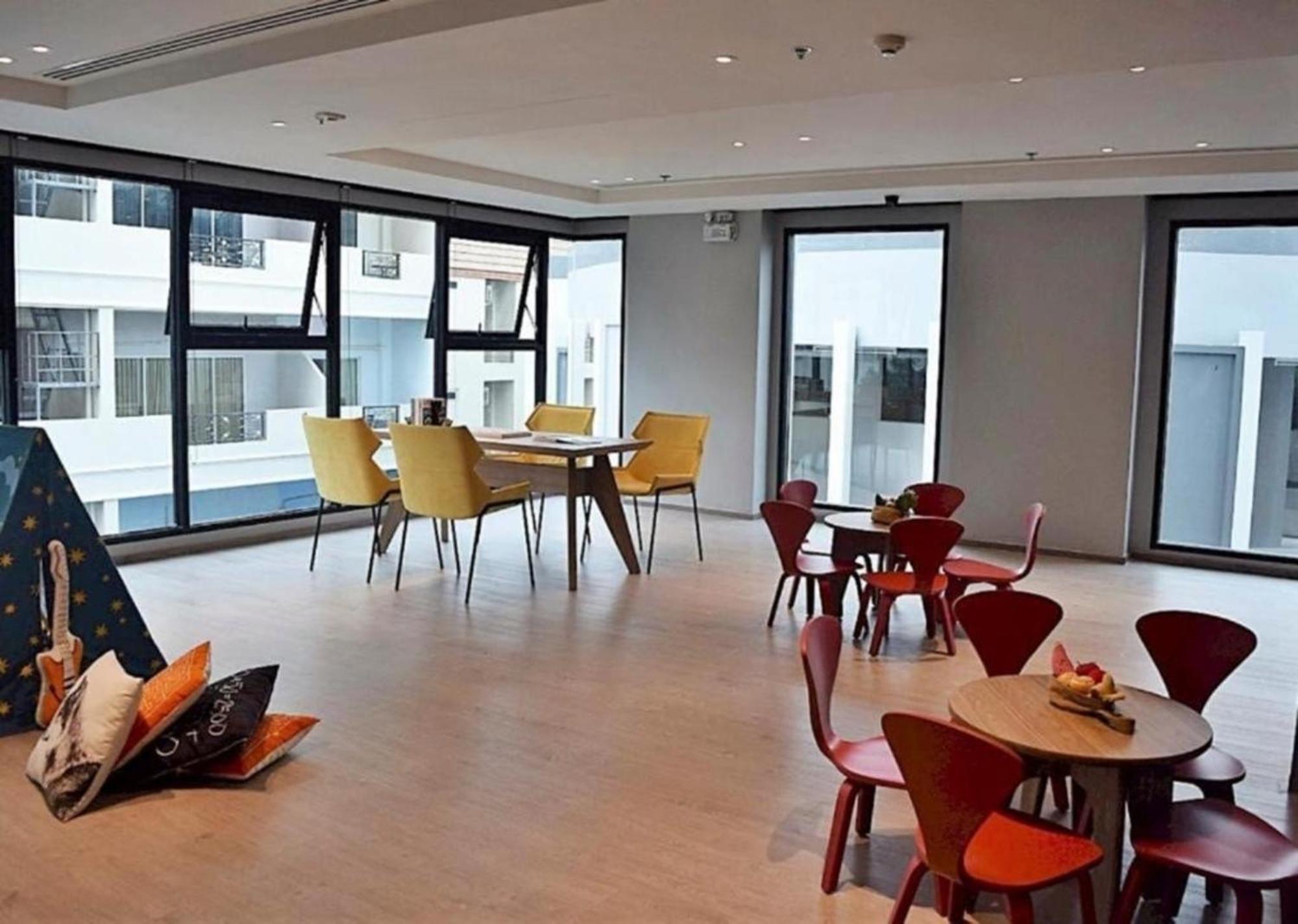 The Base Central Pattaya By Mickey Экстерьер фото